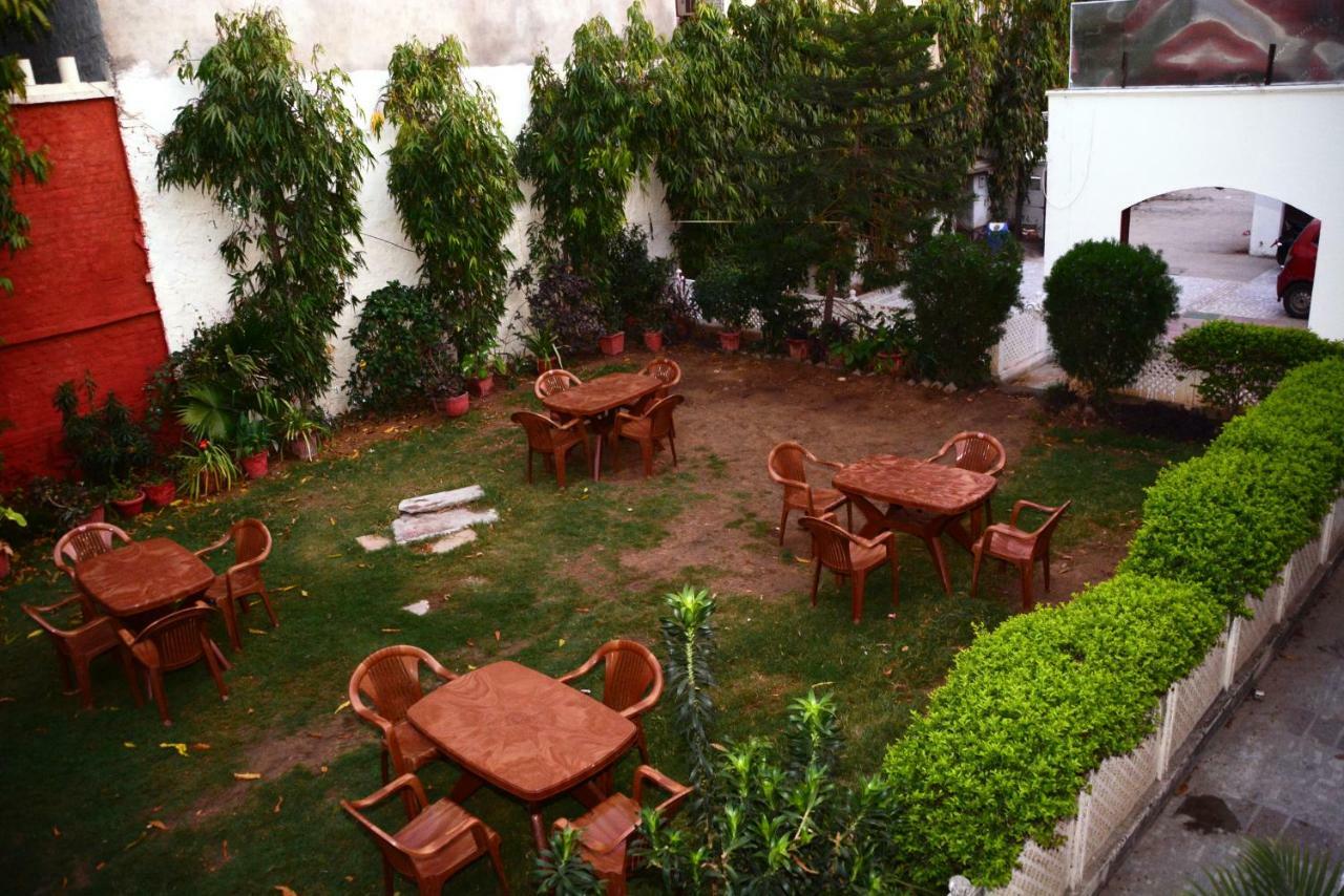 Hotel Sugandh Retreat Jaipur Bagian luar foto